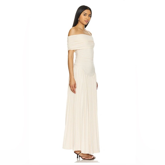 LIONESS Field Of Dreams Off the Shoulder Pleated Maxi Dress - Picture 2 of 6